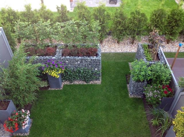 Højbed firkantet 130 cm x 80 cm x 80 cm (L x H x D), maskestørrelse 5 x 10 cm, vægtykkelse 10 cm