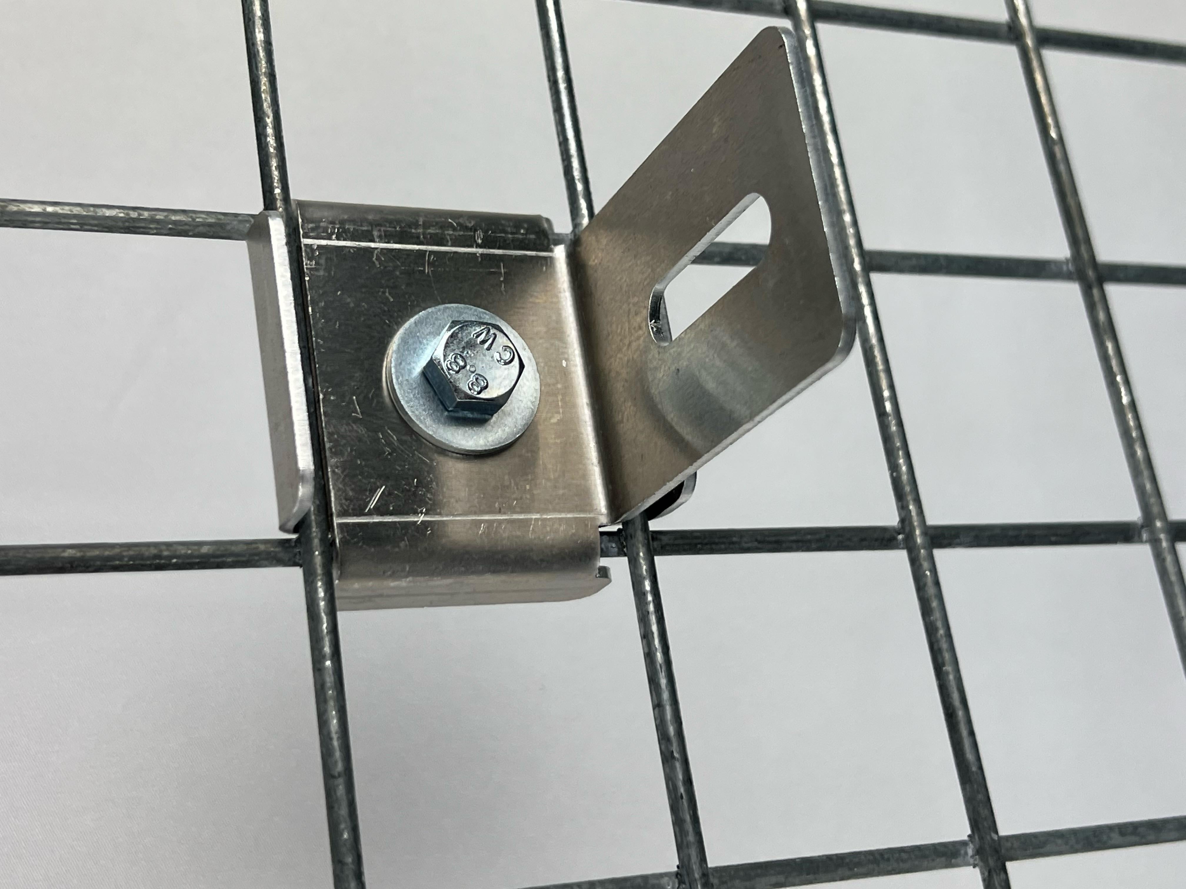 Clamp with fence holder, mesh size 5 cm x 5 cm, aluminum