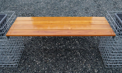 Gabionbänk med 3 blomsterpelare - teak, 205 cm lång x 60 cm hög x 37 cm djup, varmförzinkad, MW 5 x 5 cm