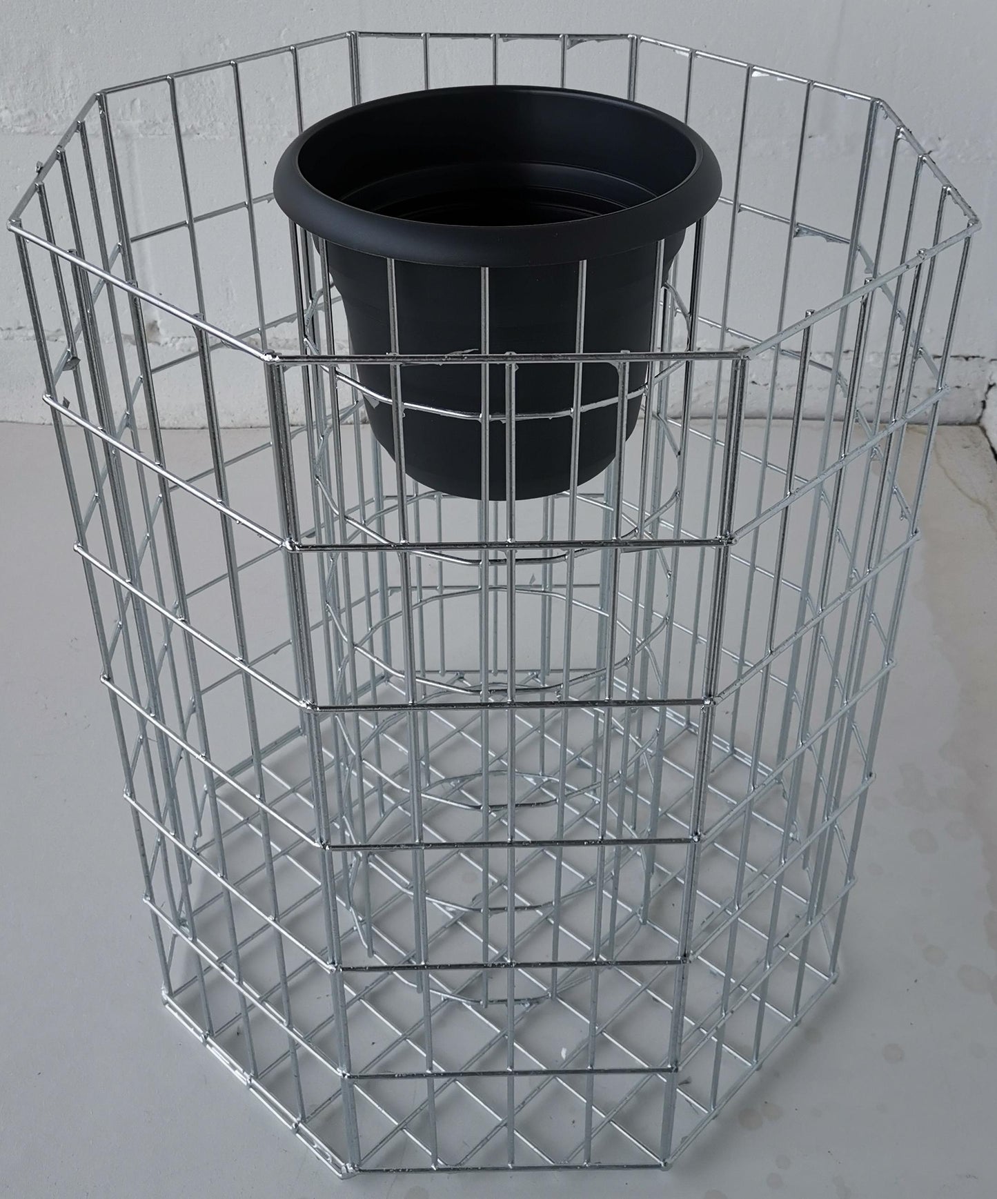 Colonne de fleurs octogonale, hauteur 62 cm, MW 5 x 10 cm, galvanisé à chaud, pot inclus