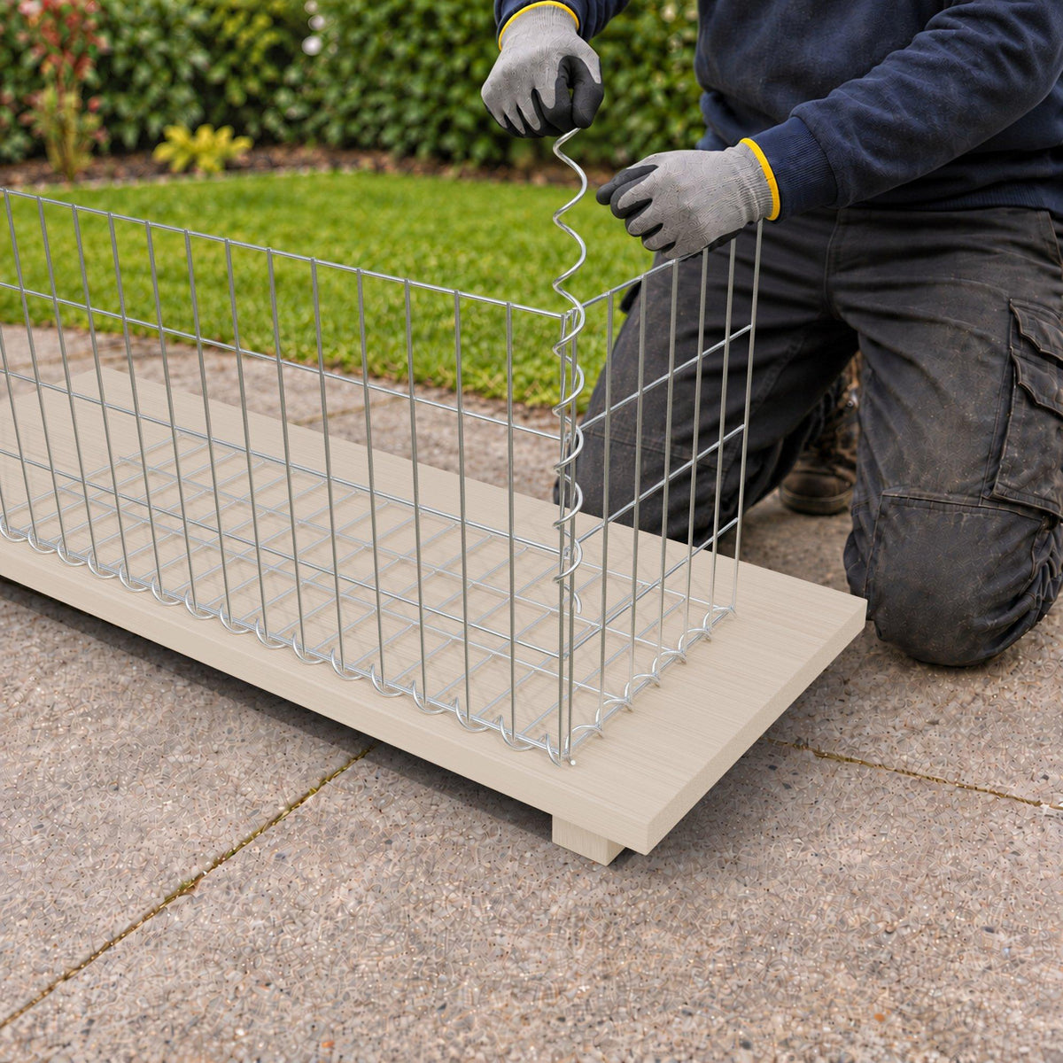 Schanskorf 80 cm x 40 cm x 30 cm (L x H x D), maaswijdte 5 cm x 10 cm, spiraalvormig